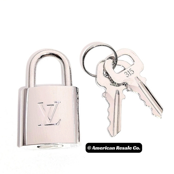 Authenticated Louis Vuitton #315 SILVER Palladium Plated Padlock Lock & 2 Keys